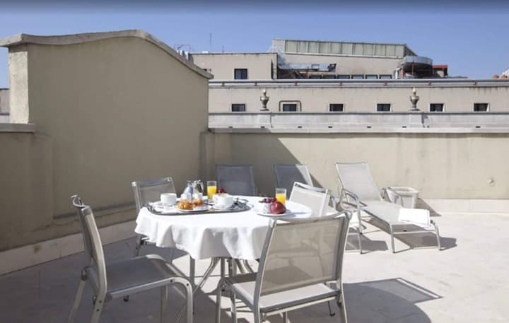 Hotel Quatro Puerta Del Sol