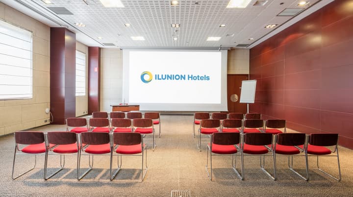 Hotel ILUNION Valencia 3