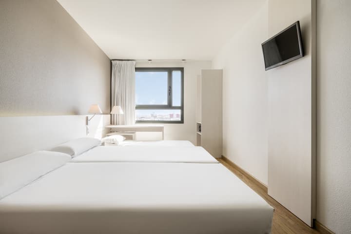 Hotel ILUNION Valencia 3