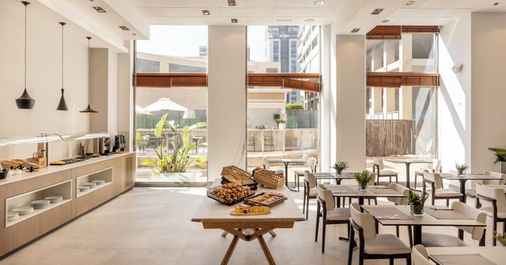 Hotel ILUNION Valencia 3