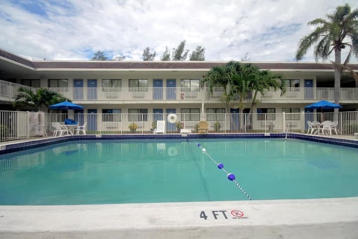 Motel 6 Dania Beach