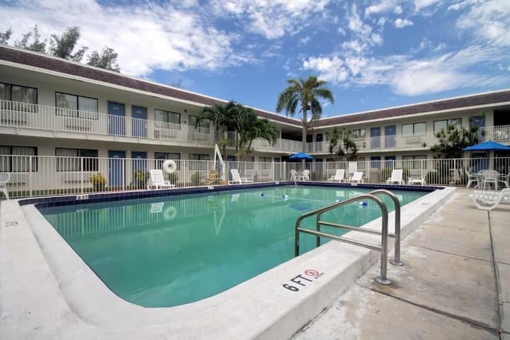 Motel 6 Dania Beach