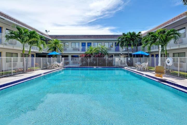 Motel 6 Dania Beach