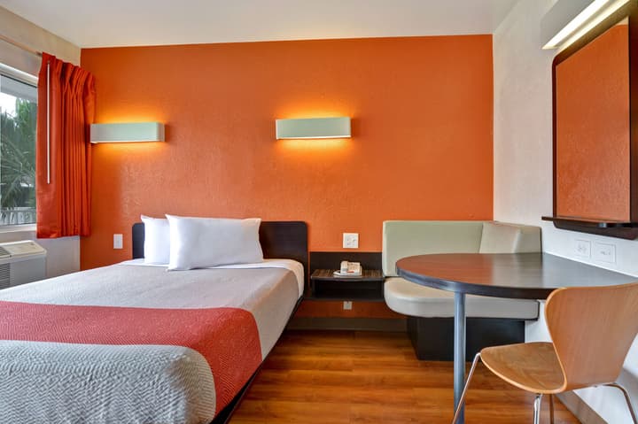Motel 6 Dania Beach