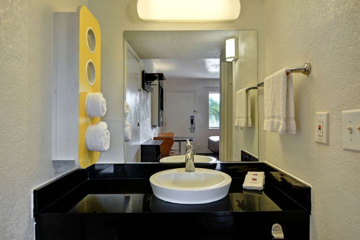 Motel 6 Dania Beach
