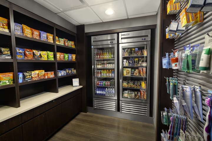 La Quinta Inn & Suites by Wyndham Miami Airport West