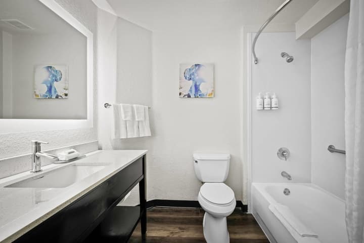 La Quinta Inn & Suites by Wyndham Miami Airport West