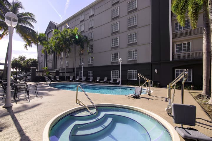 La Quinta Inn & Suites by Wyndham Miami Airport West