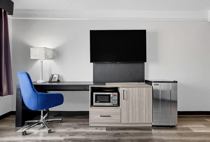 La Quinta Inn & Suites by Wyndham Miami Airport West