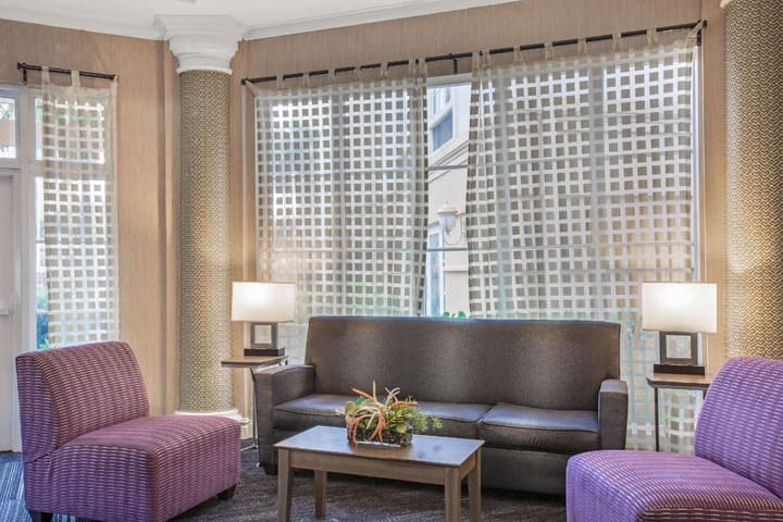 La Quinta Inn & Suites by Wyndham Miami Airport West