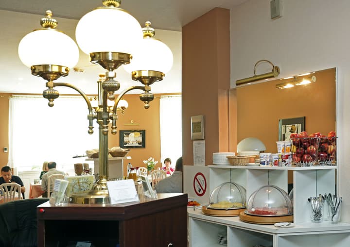 Continental Hotel-Pension