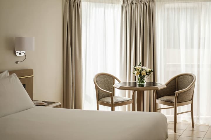 Diplomat Hotel