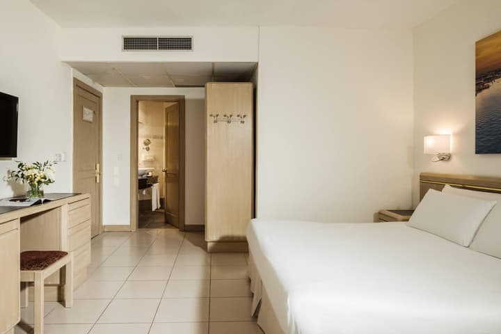 Diplomat Hotel