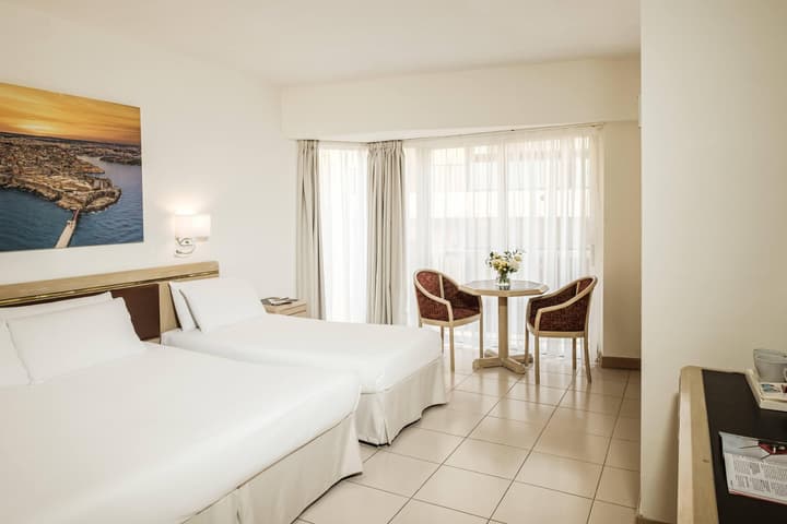 Diplomat Hotel