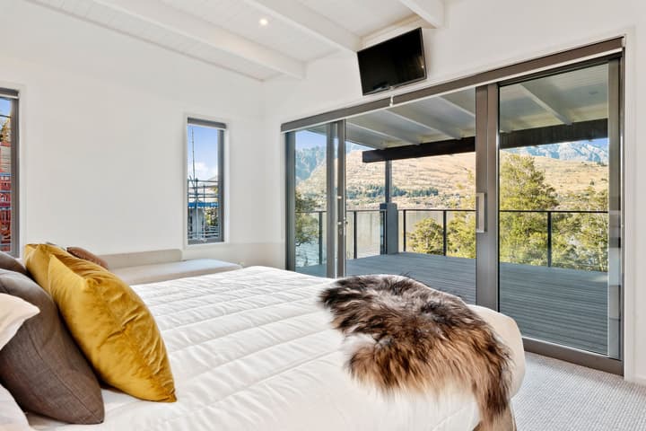 The Rees Hotel and Luxury Apartments