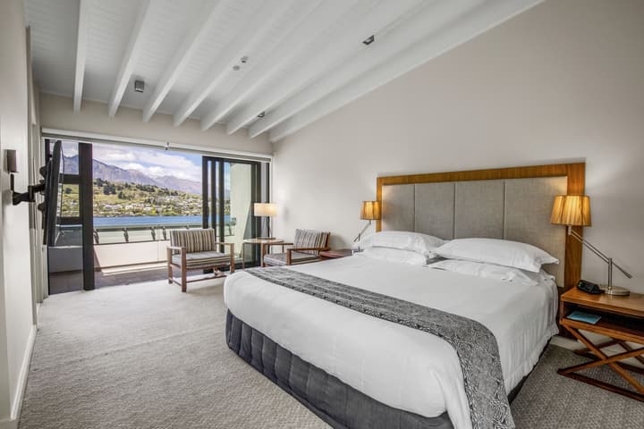 The Rees Hotel and Luxury Apartments