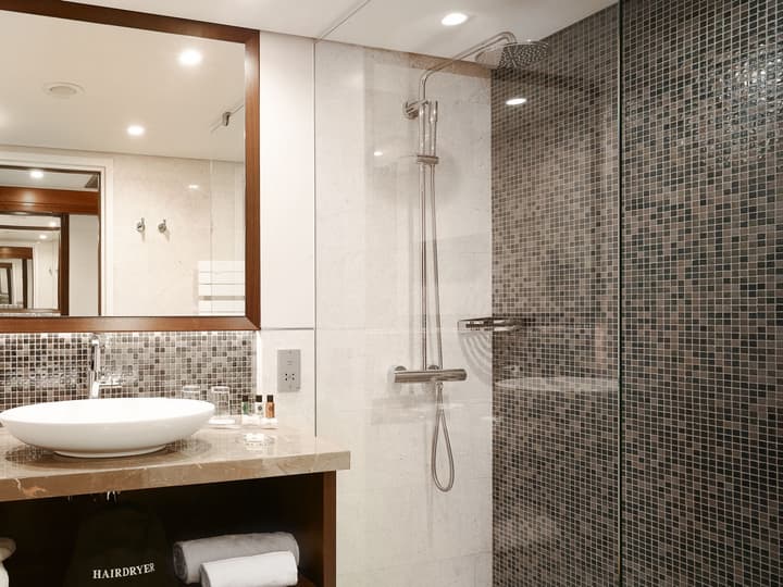 Crowne Plaza Bucharest by IHG