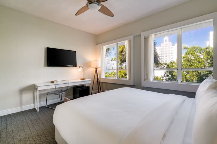 Crest Hotel Suites