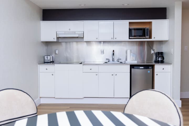 Crest Hotel Suites