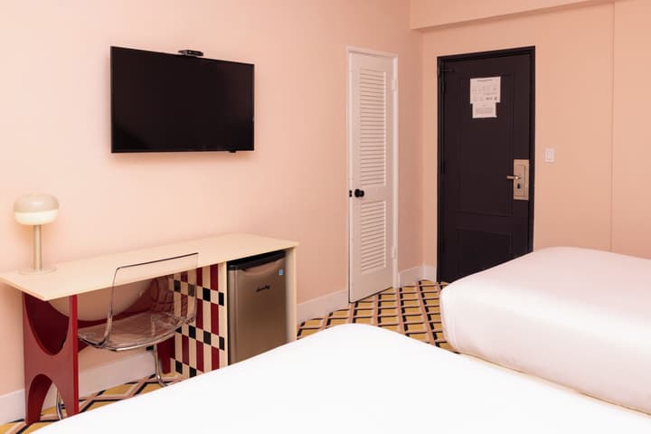 Crest Hotel Suites