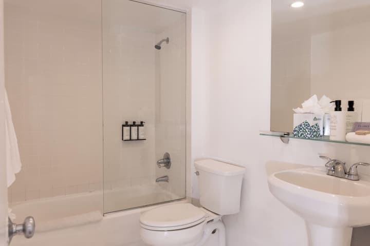 Crest Hotel Suites