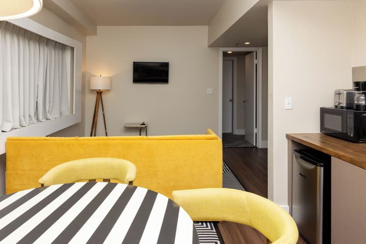 Crest Hotel Suites