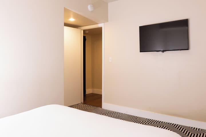 Crest Hotel Suites