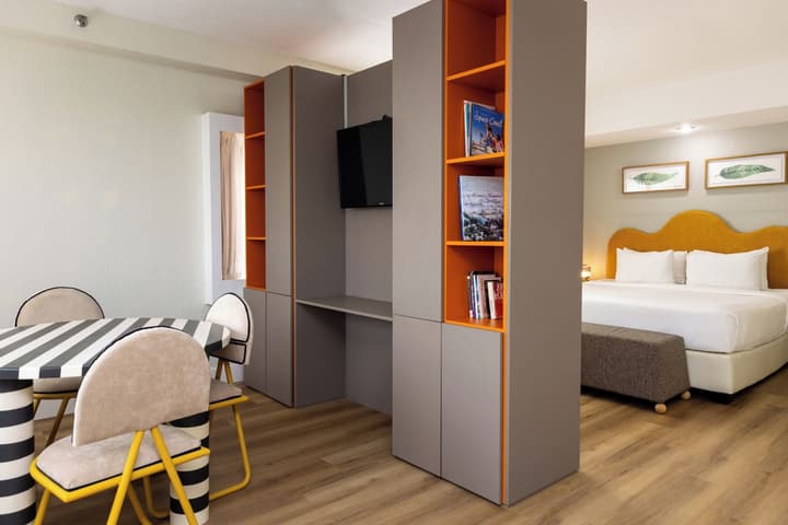 Crest Hotel Suites