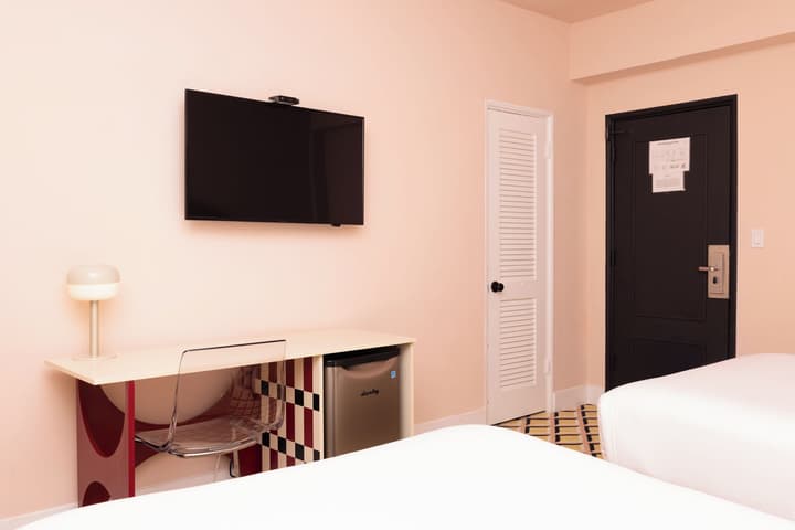Crest Hotel Suites