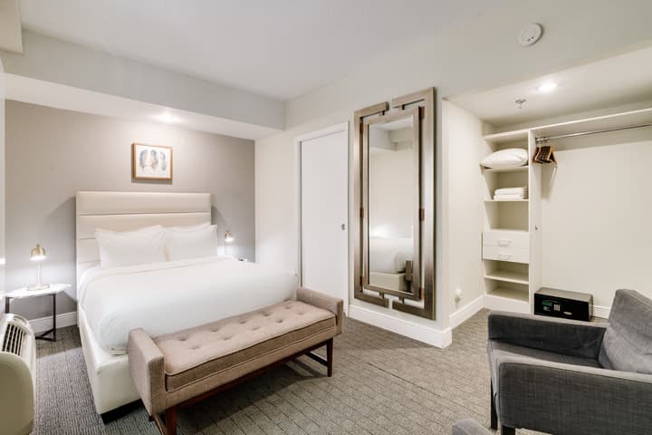 Crest Hotel Suites