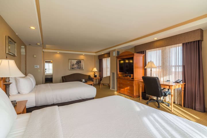 Ambassador Hotel Milwaukee, Trademark Collection by Wyndham