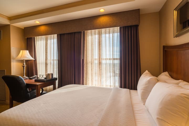 Ambassador Hotel Milwaukee, Trademark Collection by Wyndham
