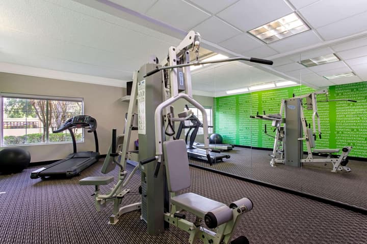 La Quinta Inn & Suites by Wyndham Orlando Airport
