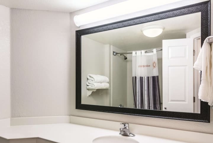 La Quinta Inn & Suites by Wyndham Orlando Airport