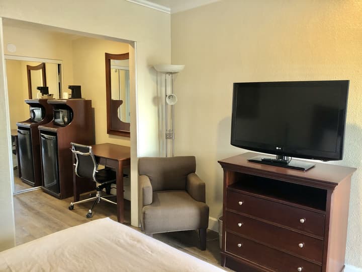 Blu Pacific Hotel