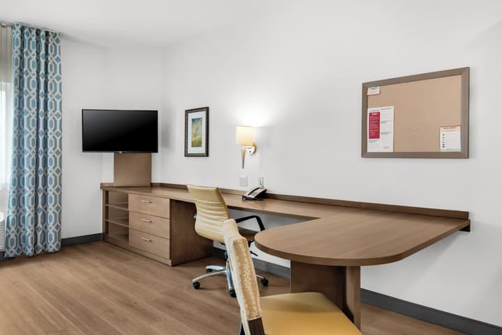 Candlewood Suites Pensacola - University Area by IHG