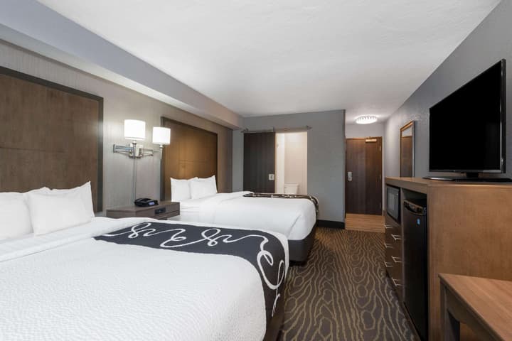 La Quinta Inn & Suites by Wyndham Anchorage Airport