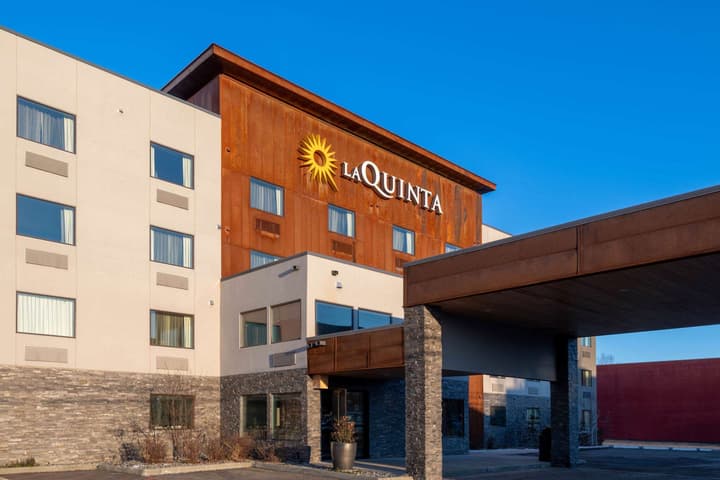 La Quinta Inn & Suites by Wyndham Anchorage Airport