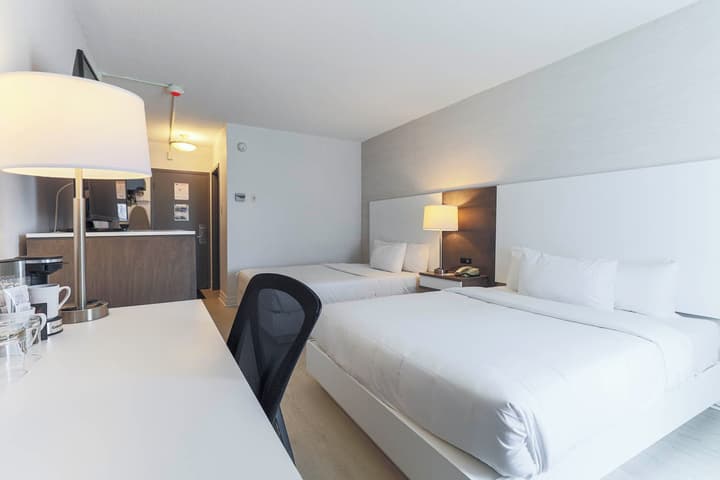 Ambassadeur Hotel
