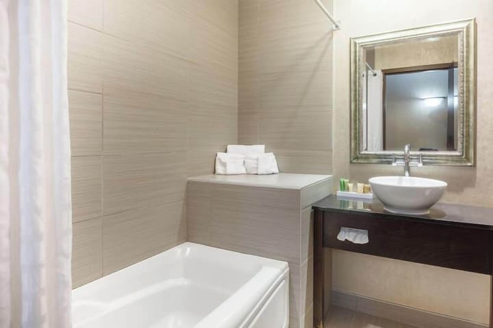 Ambassadeur Hotel