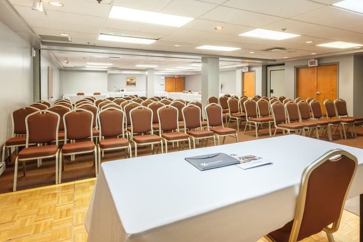 Ambassadeur Hotel