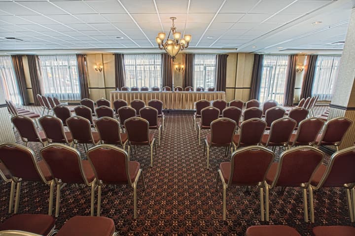Ambassadeur Hotel