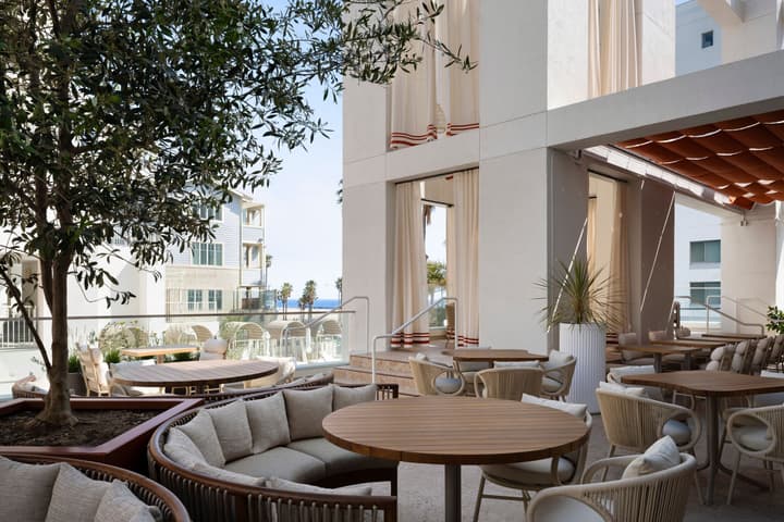 Sandbourne Santa Monica, Autograph Collection