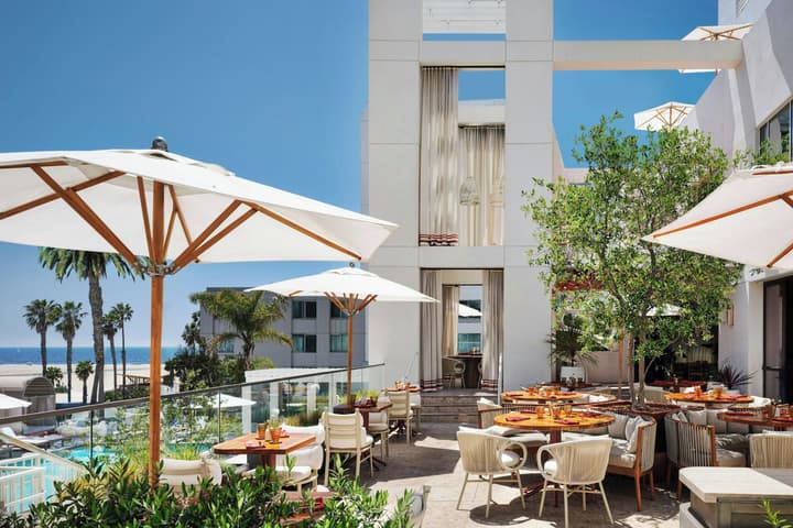 Sandbourne Santa Monica, Autograph Collection
