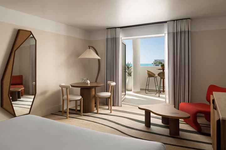Sandbourne Santa Monica, Autograph Collection