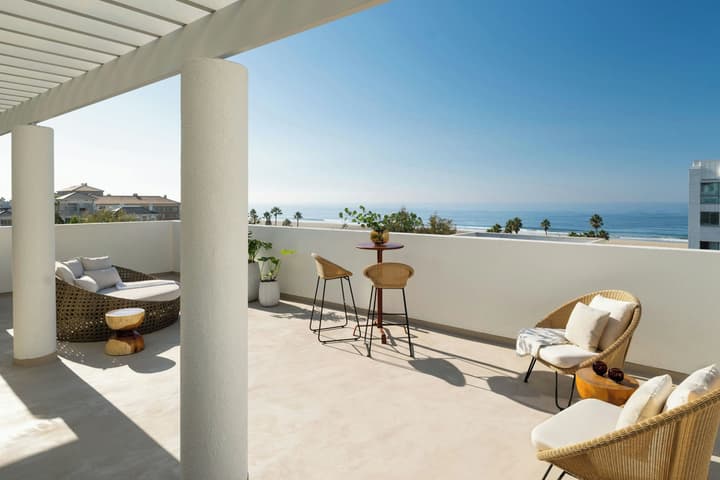 Sandbourne Santa Monica, Autograph Collection