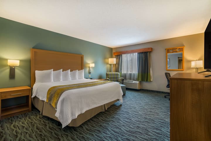 Best Western Plus Executive Court Inn & Conference Center