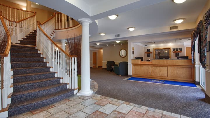 Best Western Plus Executive Court Inn & Conference Center