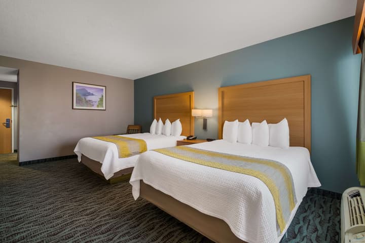 Best Western Plus Executive Court Inn & Conference Center