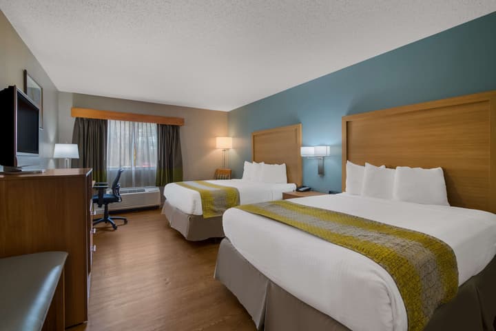Best Western Plus Executive Court Inn & Conference Center